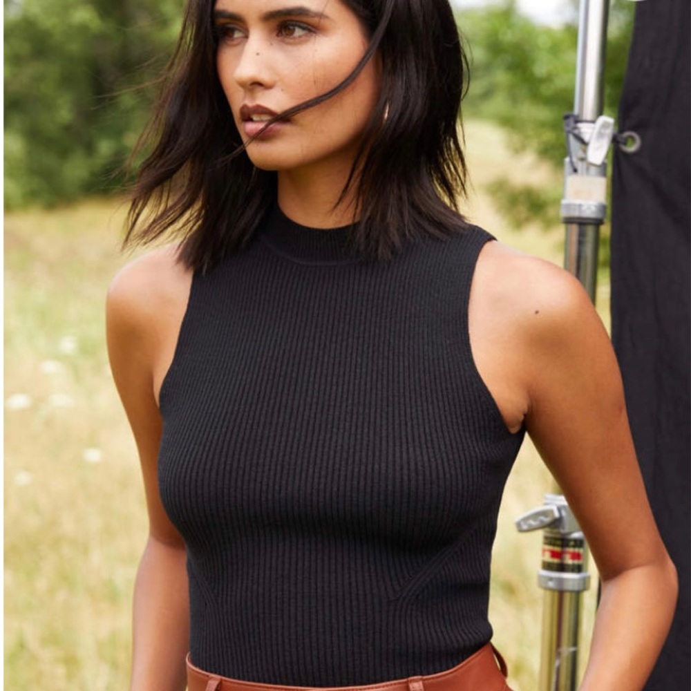 Abercrombie Black Cropped Knit Tank 8 NWT